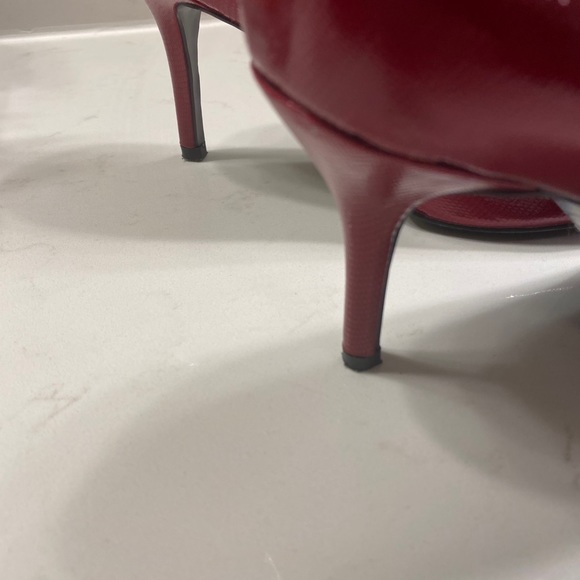 Red size 9 - Picture 3 of 3